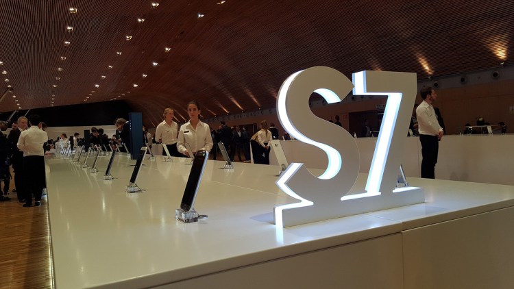 Samsung- 17.2 m-Galaxy S-Edge