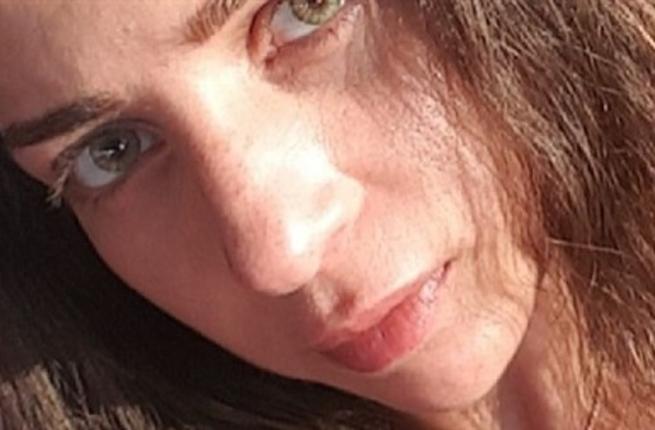 مي عز الدين تبهر جمهورها في احدث صورها