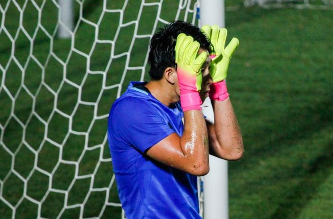 حارس المنتخب الياباني الاولمبي ماساتوشي كوشيبيكي خلال حصة تدريبية في ملعب ماناوس
