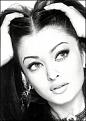 اضغط على الصورة لنسخة أكبر

الإسم:	aishwarya-108-g.jpg
القراءات:	57
الحجم:	14.0 KB
ID:	1641039