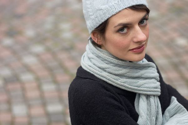 Caucasian woman dressed in warm clothes uid 1343288.jpg