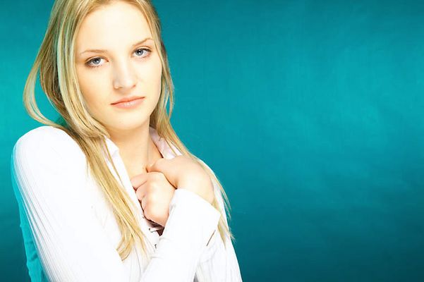 Romantic young girl uid 1430313.jpg