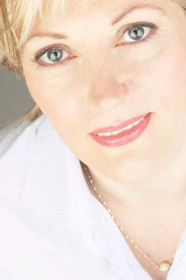 Smiling woman face 11.jpg