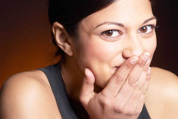 Woman giggling uid 1426321.jpg