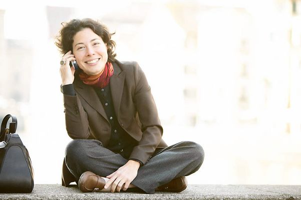 Woman on cell phone uid 1434997.jpg
