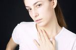Woman in white t shirt uid 1426820.jpg
