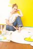 Woman with painting paraphernalia BE.jpg