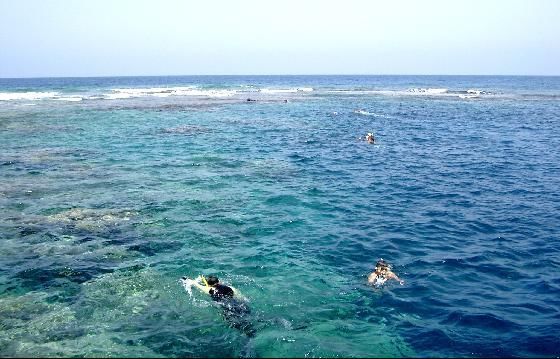 1039319-Corniche_Beach_sea-Jiddah.jpg
