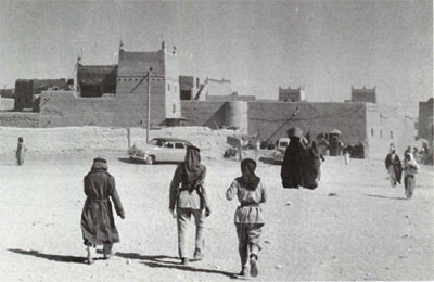 قلعة المرقب في الرياض
قلعة المرقب 1369 هـ /1950م
الكلمات الإستدلالية(لتسهيل البحث): قلعة المرقب 1369 هـ /1950م