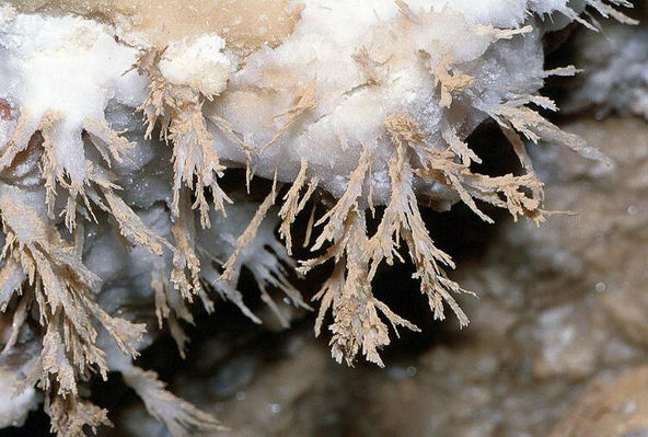 caving043a.jpg
