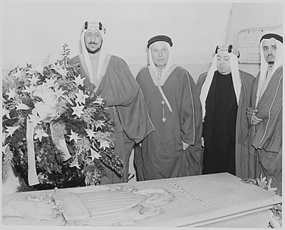 الملك سعود بن عبدالعزيز رحمه الله
الملك سعود بن عبدالعزيز رحمه الله ملك المملكة العربية السعودية
الكلمات الإستدلالية(لتسهيل البحث): الملك سعود بن عبدالعزيز رحمه الله ملك المملكة العربية السعودية