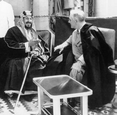 الملك عبدالعزيز مع روزفلت
الملك عبدالعزيز مع روزفلت
الكلمات الإستدلالية(لتسهيل البحث): الملك عبدالعزيز مع روزفلت