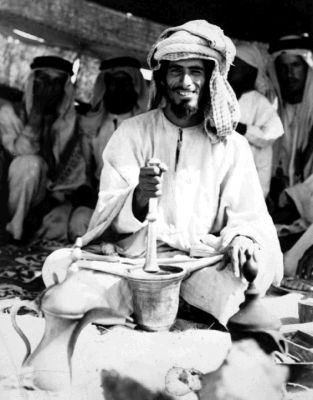 سيف بن صلهام النعيم
سيف بن صلهام النعيم، السعودي المعروف بكرمه، المنطقة الشرقية، عام 1946م. تصوير: ر. واي. رتشي
الكلمات الإستدلالية(لتسهيل البحث): سيف بن صلهام النعيم، السعودي المعروف بكرمه، المنطقة الشرقية، عام 1946م. تصوير: ر. واي. رتشي