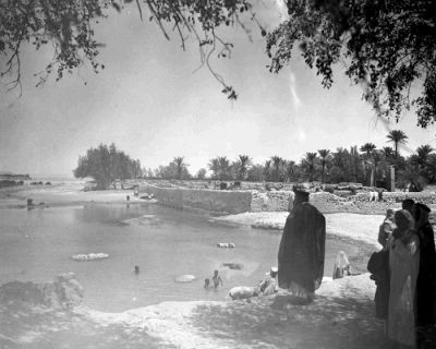 عينع عين في الهفوف، 1947م. تصوير: ر. واي. رتشي  
عينع عين في الهفوف، 1947م. تصوير: ر. واي. رتشي  
الكلمات الإستدلالية(لتسهيل البحث): عينع عين في الهفوف، 1947م. تصوير: ر. واي. رتشي  