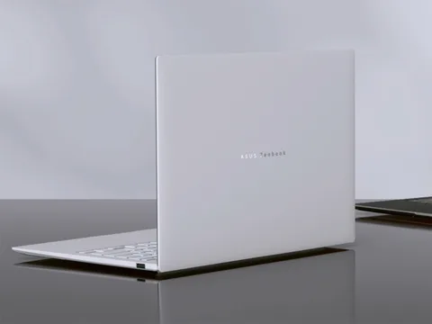 أسوس تطلق حاسوبا محمولا جديدا بشاشة OLED ومعالج من شركة AMD بتصميم نحيف وخفيف الوزن