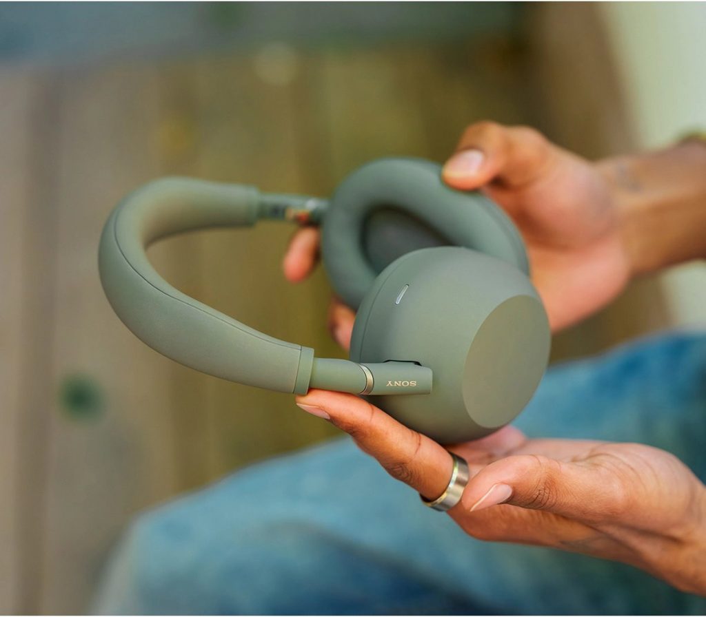سوني تضيف لونًا جديدًا ومميزًا إلى سماعات WH-1000XM6