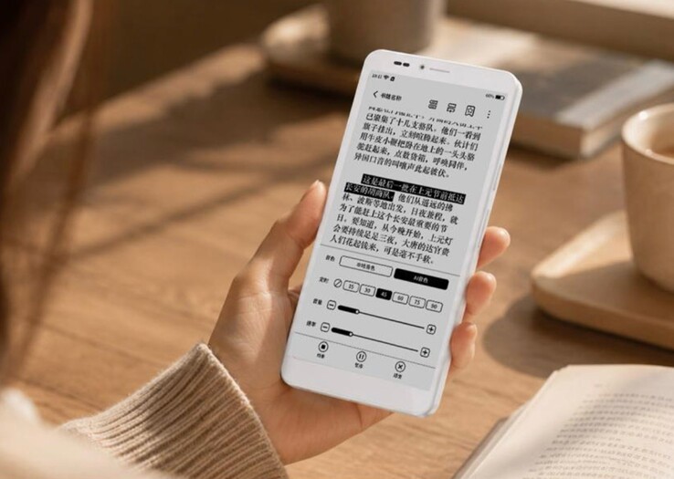شركة هايسنس تطلق هاتف A10 Ultra بشاشتين إحداهما حبر إلكتروني ومعالج Qualcomm Dragonwing